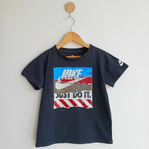 Remera Nike T. 6- 7 años * detalle