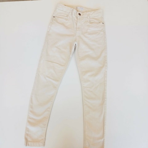 PANTALON ZARA T. 11- 12 AÑOS COLOR HUESO* DETALLE