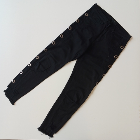 PANTALON TUCCI T. 23 ( 12 - 14 AÑOS ) NEGRO ARGOLLAS *DETALLE