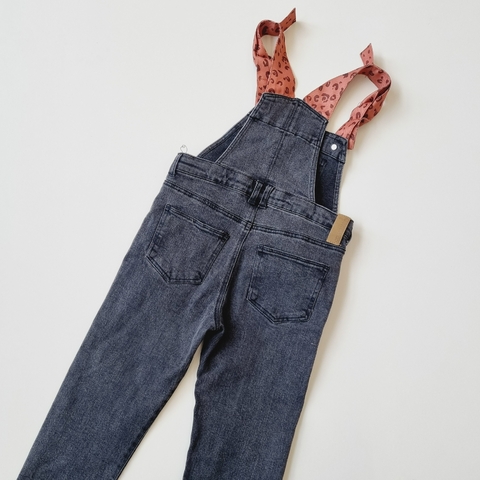 Jardinero Coniglio T. 8 años jeans gris largo * detalle - comprar online