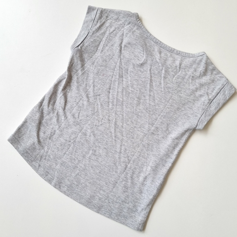 Remera Gap T. 4 - 5 años gris brillos * detalle - comprar online