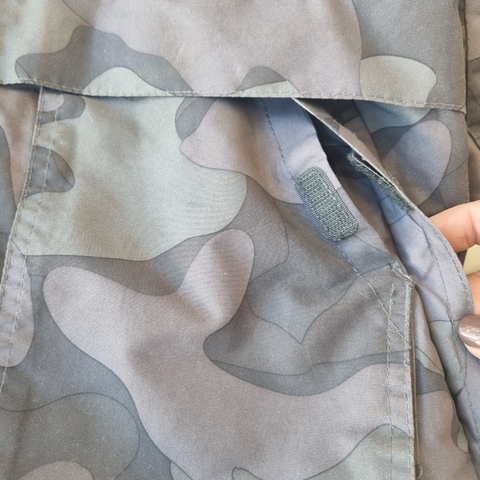 Imagen de CAMPERA OSHKOSH T. 8 AÑOS CAMUFLADA FORRADA FLUOR * DETALLE