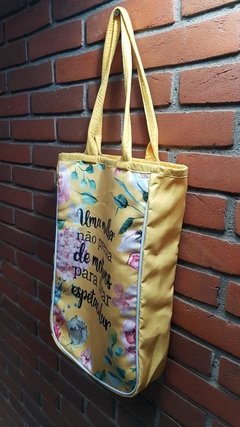 Bolsa Uma mulher não precisa de motivos para ficar espetacular na internet