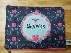 Necessaire sujinha e limpinha flor tulipa azul