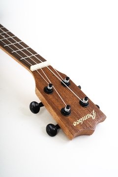 Ukelele Concierto Sapele con EQ (Incluye funda acolchada) - BAMBOO • Shop Online