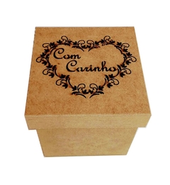 Caixa 15x15x05cm Tampa 16x16cm Com Carinho Pintada - comprar online