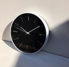 Reloj negro borde blanco - comprar online