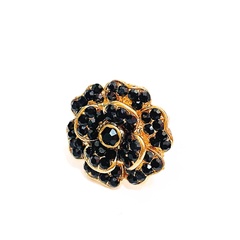 Conjunto de anel e brinco de flor preto na internet