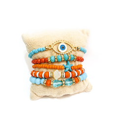 Mix de pulseiras laranja e turquesa