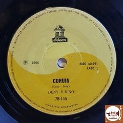 Deny e Dino - Coruja / O Estranho Homem Do Disco Voador (1966)