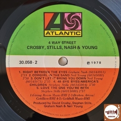 Crosby, Stills, Nash & Young - 4 Way Street (2xLPs / 2x Encartes) - Jazz & Companhia Discos