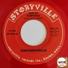 Lee Konitz - At Storyville (Imp. EUA / 1954 / Vinil Vermelho / 45 RPM / MONO) na internet