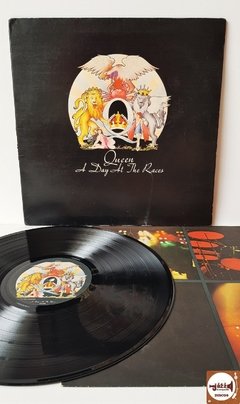 Queen - A Day At The Races (c/ encarte)