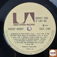 Shirley Bassey - Nobody Does It Like Me na internet