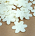 Aplique Florzinha Creme para Artesanato Pacote com 100 peças Ref.2054 - comprar online
