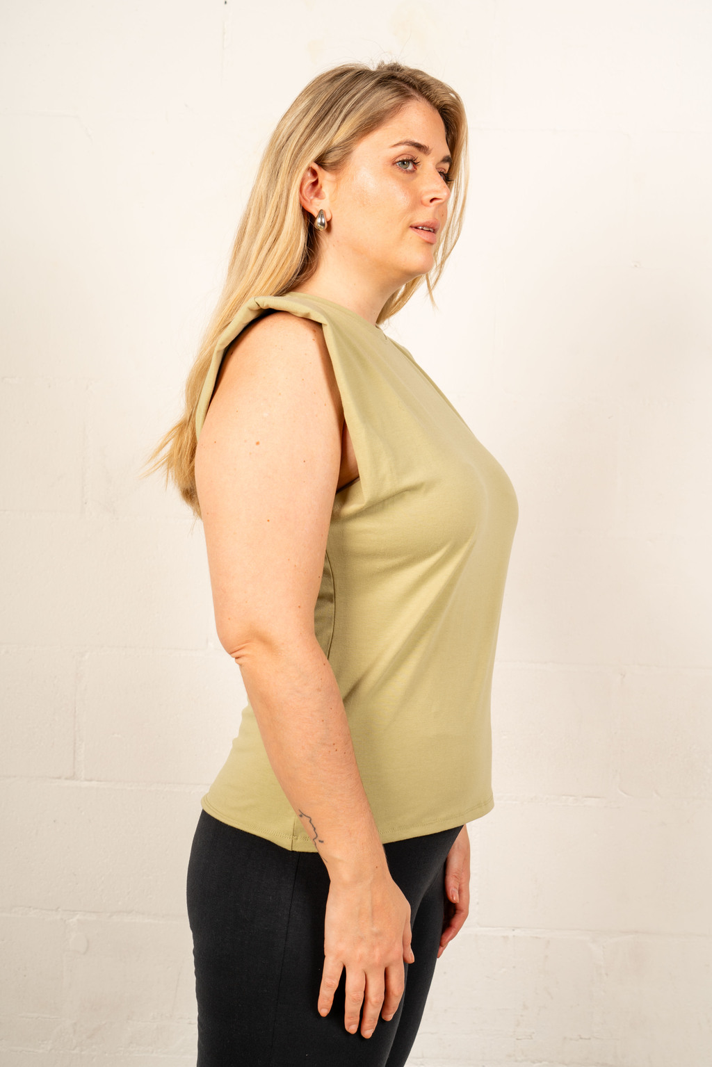 Remera Hombreras Cotton Comprar en Somos Mess