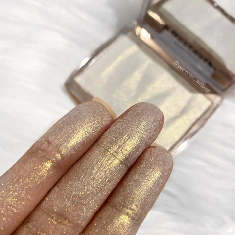 Anastasia Beverly Hills Iced Out Highlighter - TRIP MAKEUP