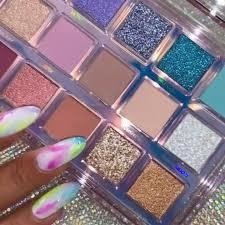 Huda Beauty Paleta Mercury Retrograde