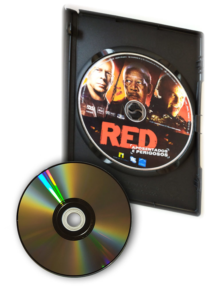 RED: Aposentados e Perigosos - duas dublagens (DVD e TV) 