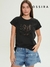 REMERA C/CALADO Y BORDADO "LOVE LESS" (4600016) - Filomena