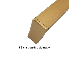 Puxador em alumínio anodizado para gavetas ou portas de armário.  Unidade: PEÇA Acabamento: Anodizado Dourado Observação: Pé em plástico dourado