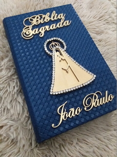 BÍBLIA DECORADA MATELASSE AZUL MARINHO - NOSSA SENHORA APARECIDA - CATÓLICA EDITORA PAULUS - comprar online