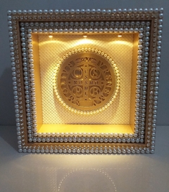 Nicho Iluminado Medalha de São Bento - Mandaluhz - Artigos de Luxo