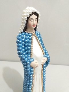 Nossa Senhora Grávida com pérolas - 22 cm na internet