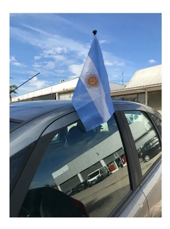 Bandera Con Soporte Para Auto Banderita Argentina X1 en internet