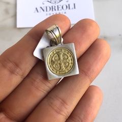 medalla san benito cuadrada plata y oro (cod di140)