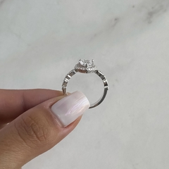 Imagen de Anillo medio sin fin centro corazón diseño (Cod an843)