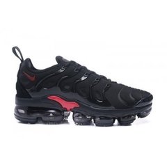 TÊNIS NIKE AIR VAPORMAX PLUS PRETO E VERMELHO