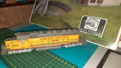 C263 - Locomotiva Intermountain com DCC luz e movimento - Union Pacific - Produto vendido no estado
