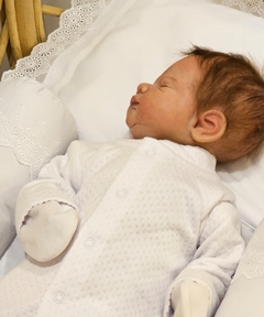 Rolinho Protetor Segura Bebê - Luxe Blanc - Bordado Inglês na internet