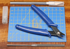 Cutting board tool set