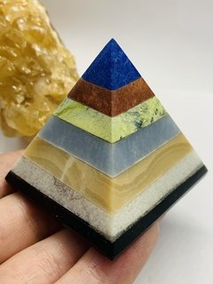Pirâmide Sete Cristais de Cura - comprar online