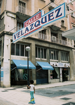 Calle Velazquez - Agustina Larrondo - comprar online