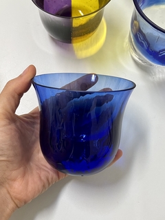 Vaso de vidrio azul - Teresa Garay