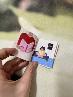 Libro miniatura “Lectoras” - Milagros Pochat