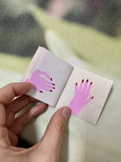Libro miniatura “el trabajo de las manos” - Milagros Pochat - ID LB