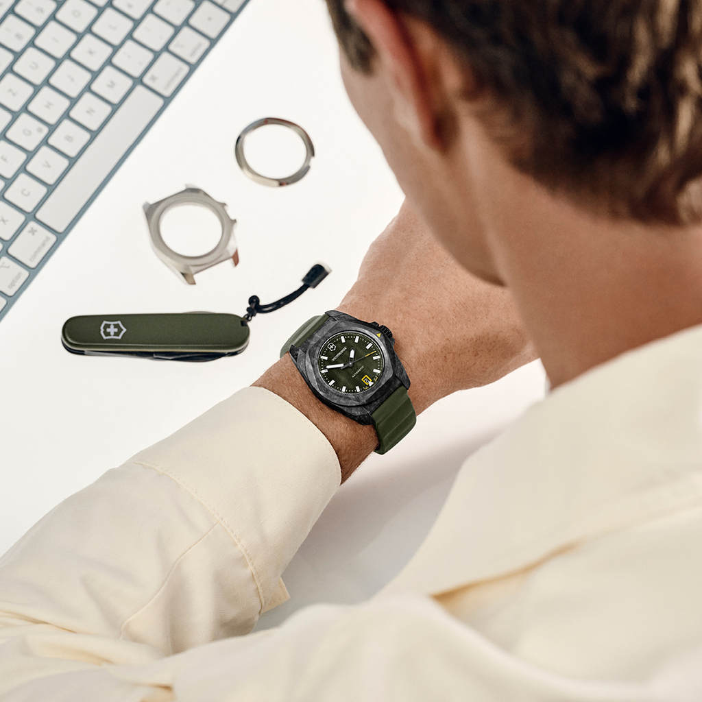 Victorinox I.N.O.X Carbono 41mm Verde 242021.1