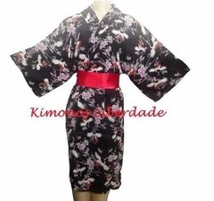 Kimono Oriental Preto De Cetim Com Estampa De Garça Japonesa na internet