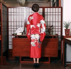 Yukata Feminina Vermelha e Branca Com Estampa De Gueixa na internet
