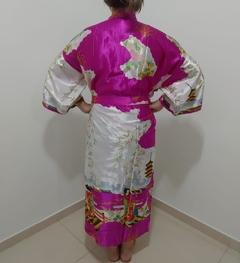 Kimono de Poliéster Longo Pink Estampa Gueixa - Kimonos Liberdade