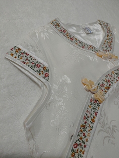 Conjunto Oriental Infantil Bordado Branco - comprar online