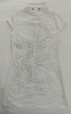 Blusa em renda estilo bata Oriental estampa Pavão -Branca - Kimonos Liberdade