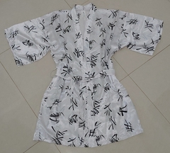 Kimono curto em Poliéster estampa Kanji