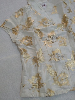 Blusa Oriental Branca Com Estampa Flor - Kimonos Liberdade