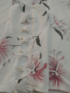 Blusa de malha Branca com Flor - comprar online