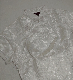 Blusa Chinesa Com Estampa Dragão E Fênix - Branca modelo 2 - Kimonos Liberdade